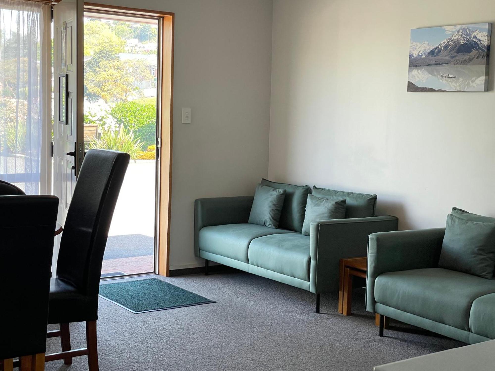 Asure Ambassador Motor Lodge Oamaru Exterior photo
