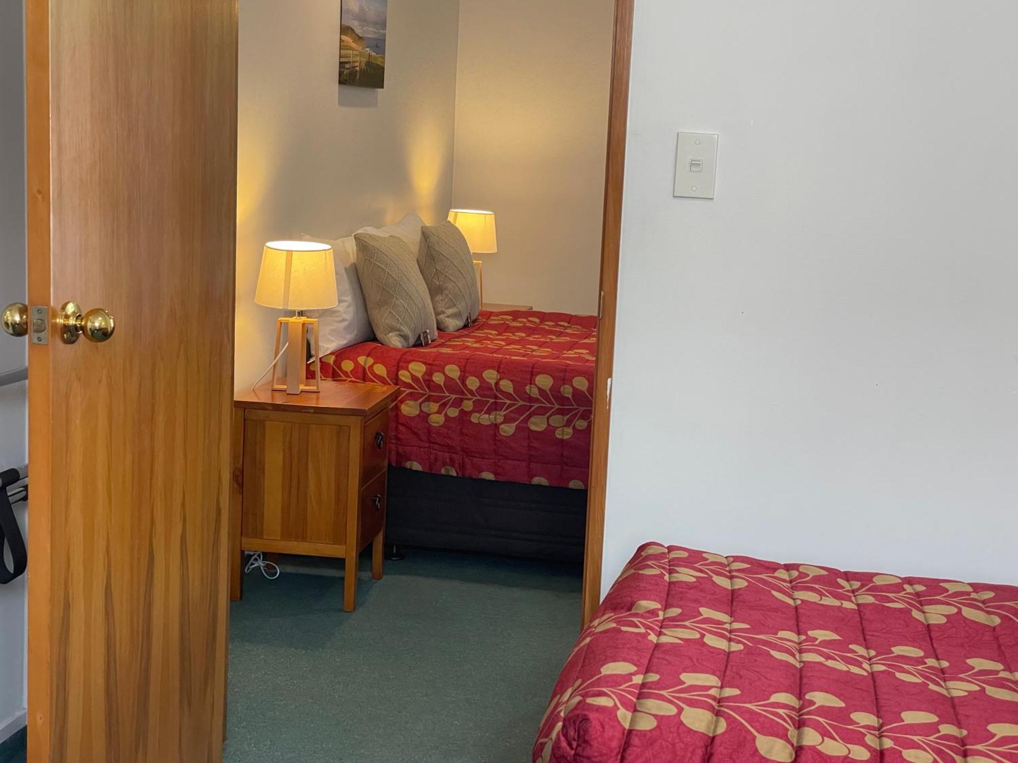 Asure Ambassador Motor Lodge Oamaru Exterior photo