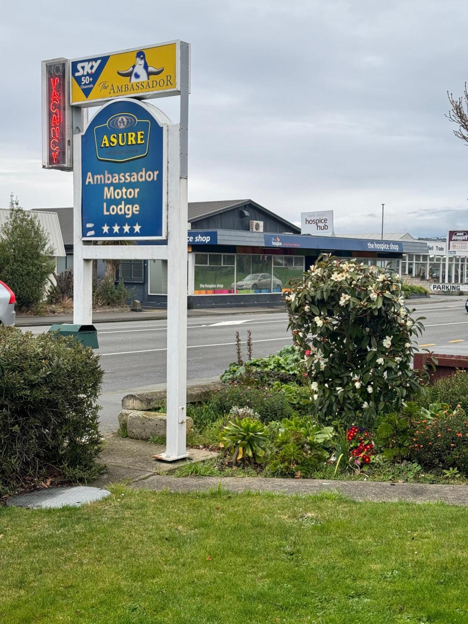 Asure Ambassador Motor Lodge Oamaru Exterior photo